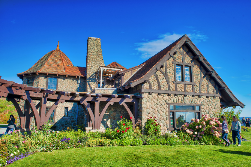 Lakes Region Tourism