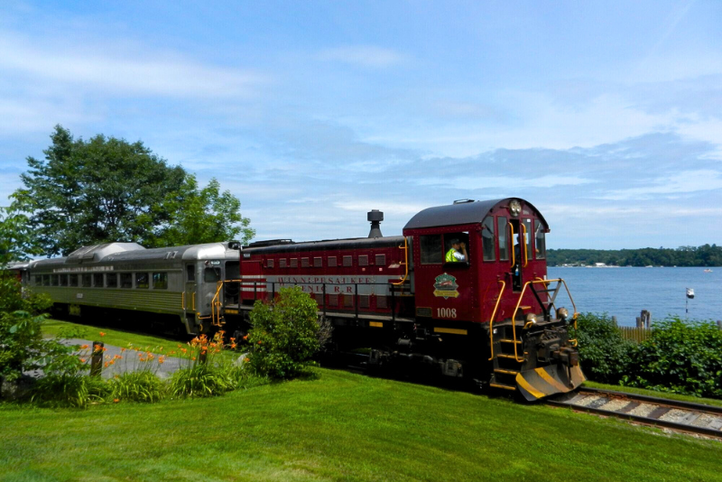 Lakes Region Tourism