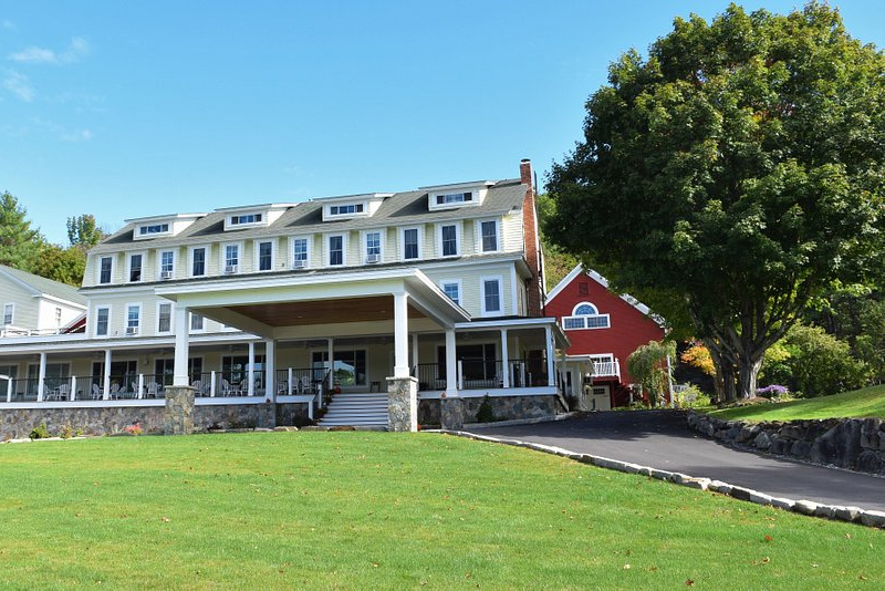 exterior and veranda of newfound inn lake