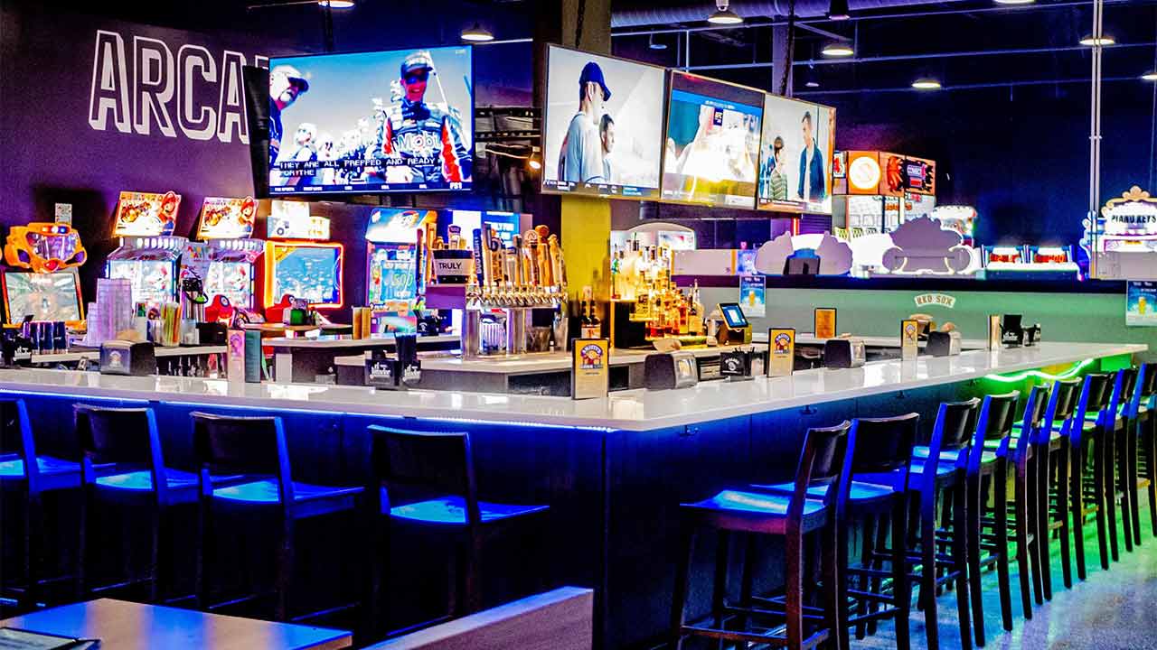 Mega Happy Hour Monday-Friday at Smitty’s Entertainment – Game Lab, Tilton NH